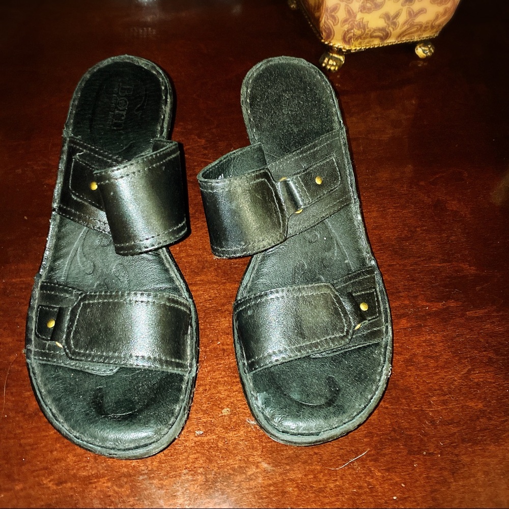 Born pump sandals
